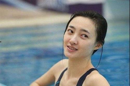 明星走路与路人区别图,一图看穿明星走路与常人区别