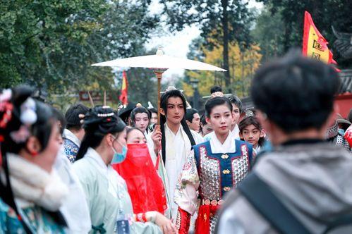 夏季汉服网红街,网红街上的汉服时尚盛宴